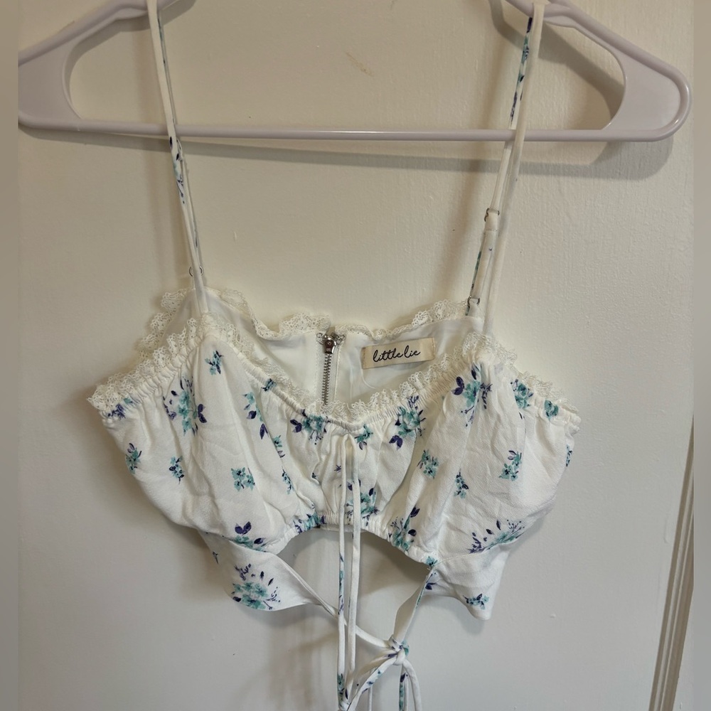 Homecoming Honolulu, floral front body cross tie crop top